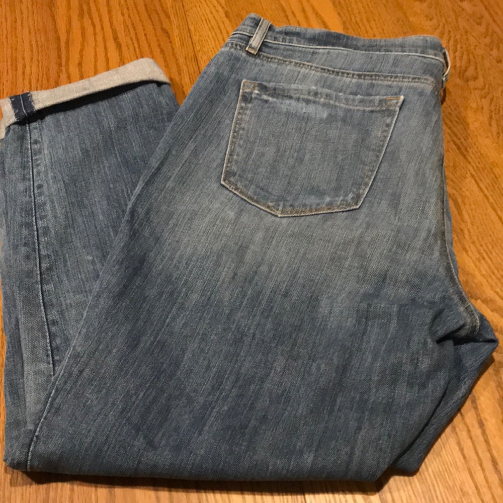 Loft Relaxed Skinny Distressed Jean sz 14